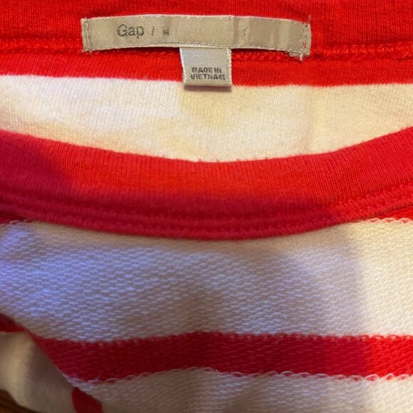 Gap Top Red and White Strip Long Sleeve Casual Office Size Medium - Picture 3 of 5